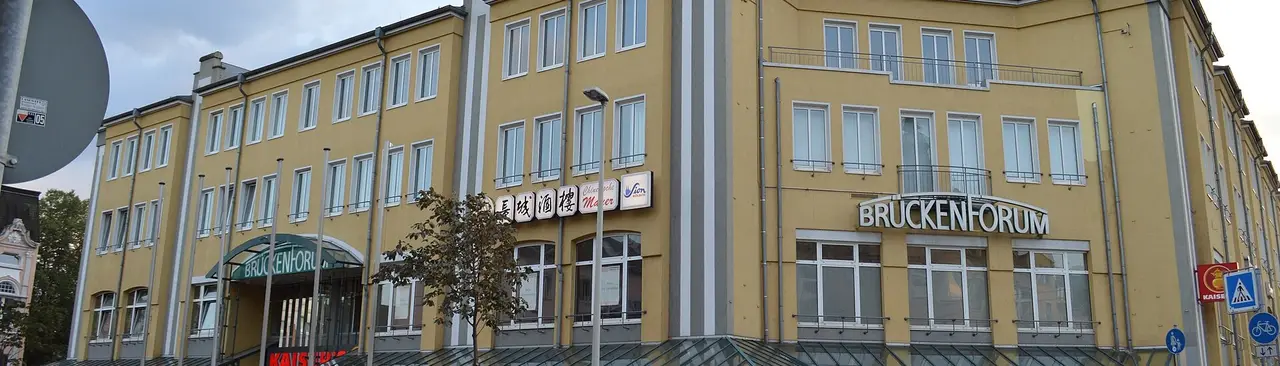 Außenansicht des Brückenforums in Bonn-Beuel