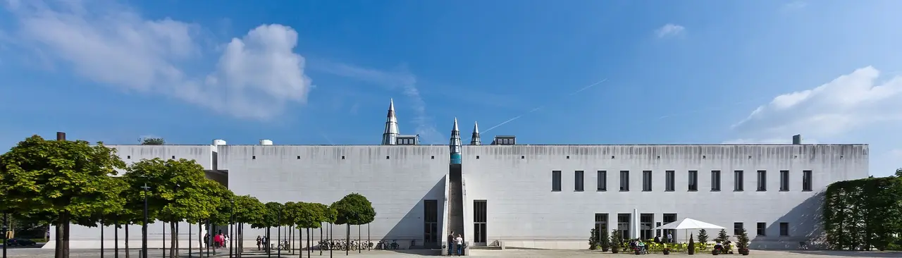 Außenansicht der Bundeskunsthalle an der Bonner Museumsmeile